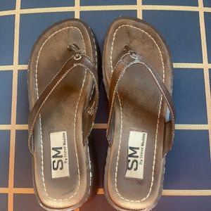 Vintage Y2K platform Steve Madden flip flops